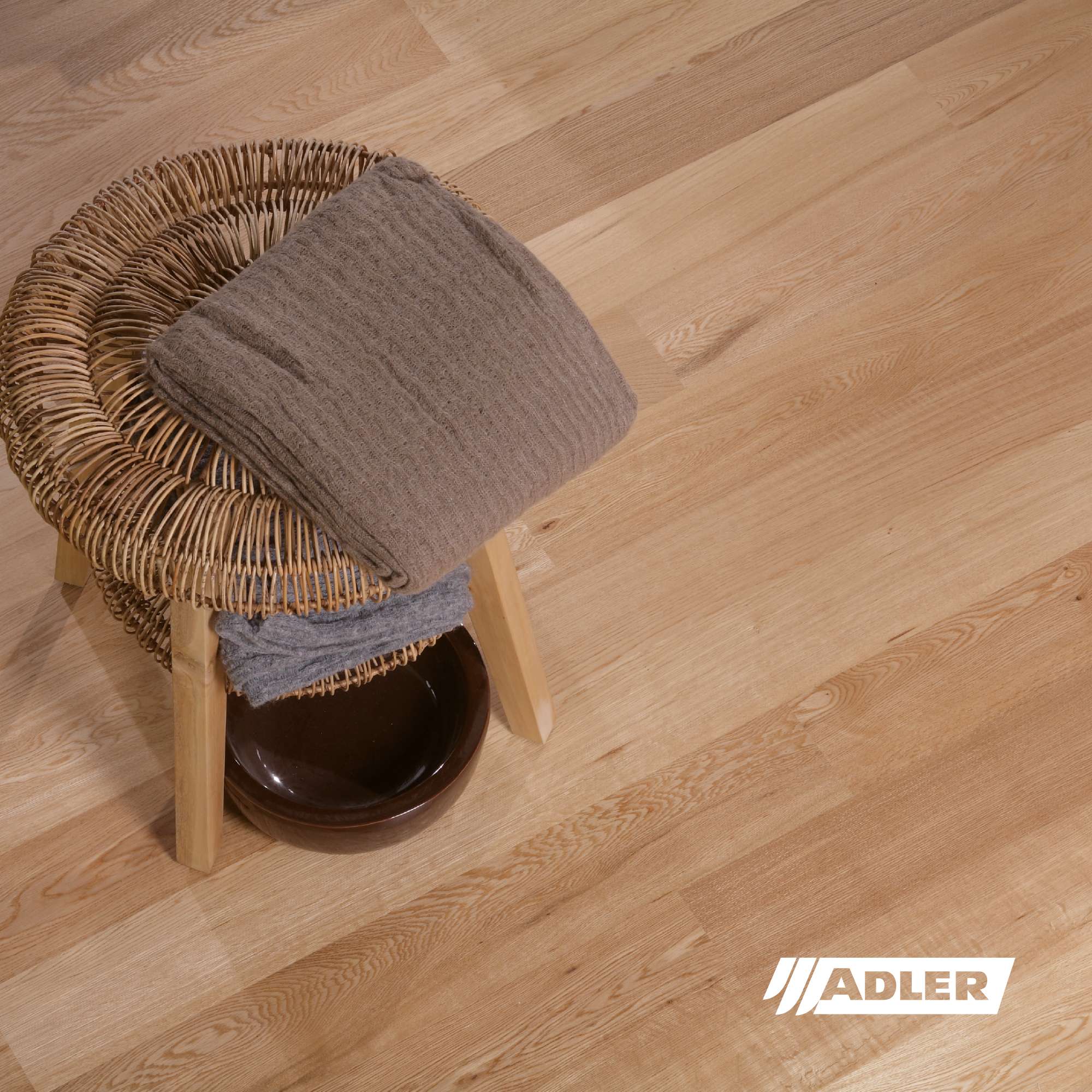 ADLER Holz Lack podlahový lak polomat 2,5l ADLER Holz Lack podlahový lak polomat 2,5l