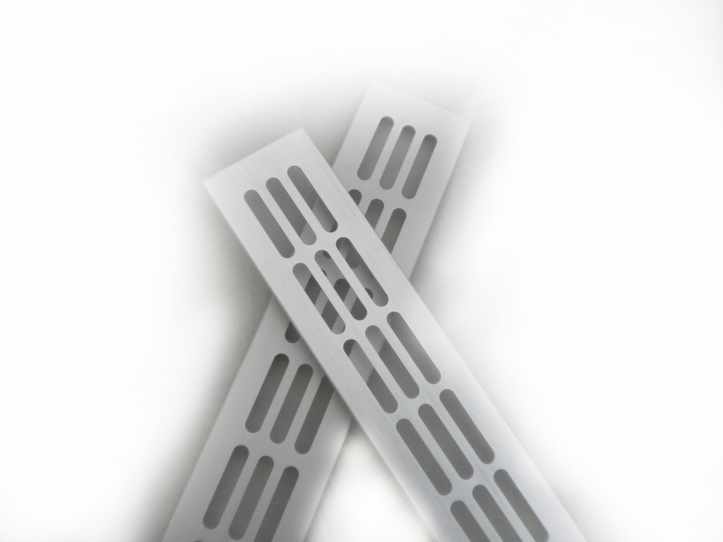 Vetrací mřížka 60*600 AL přírodní Vetrací mřížka 60*600 AL přírodní